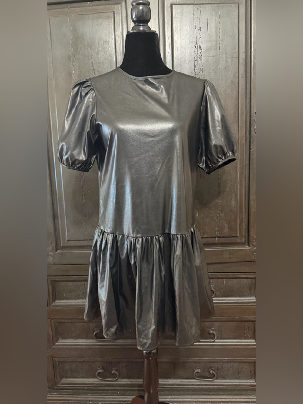Cloud Ten babydoll dress featuring with puffy sleeves & drop-waist  - Medium